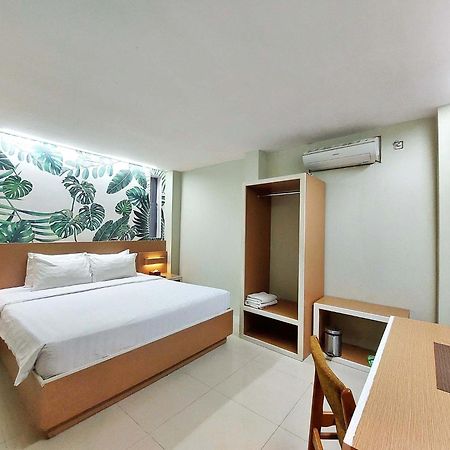 Shinta Guesthouse Malang Exteriér fotografie