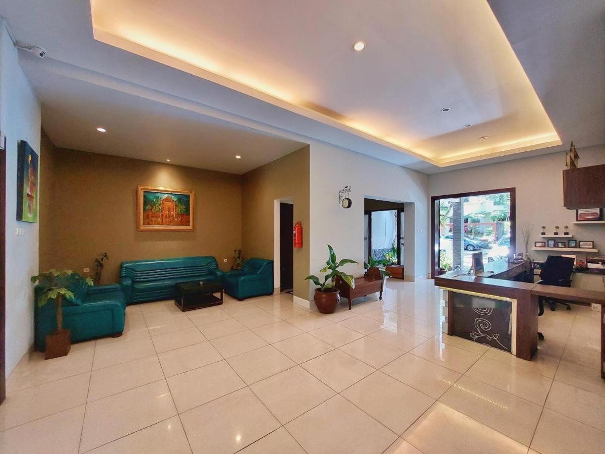 Shinta Guesthouse Malang Exteriér fotografie