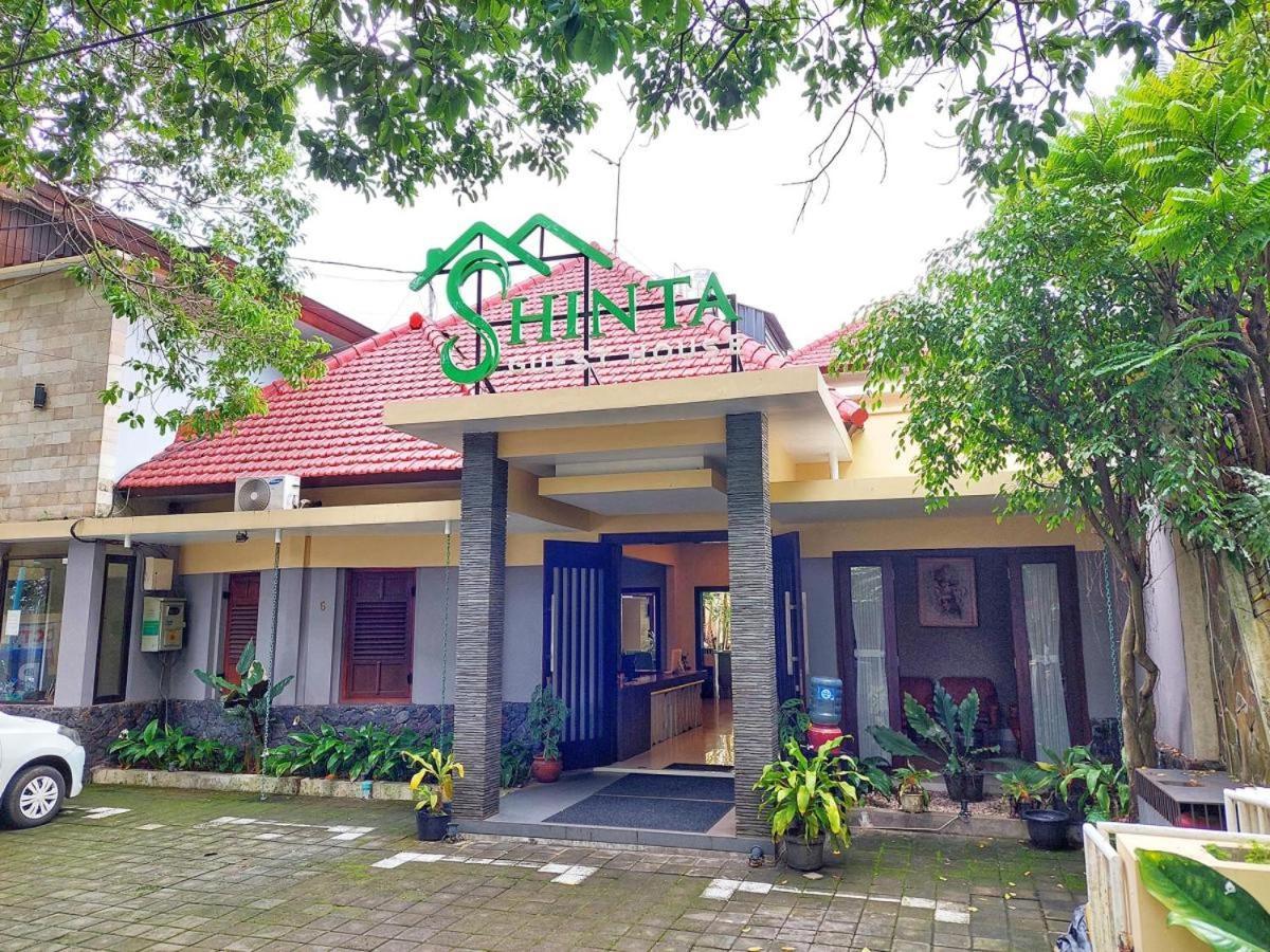 Shinta Guesthouse Malang Exteriér fotografie